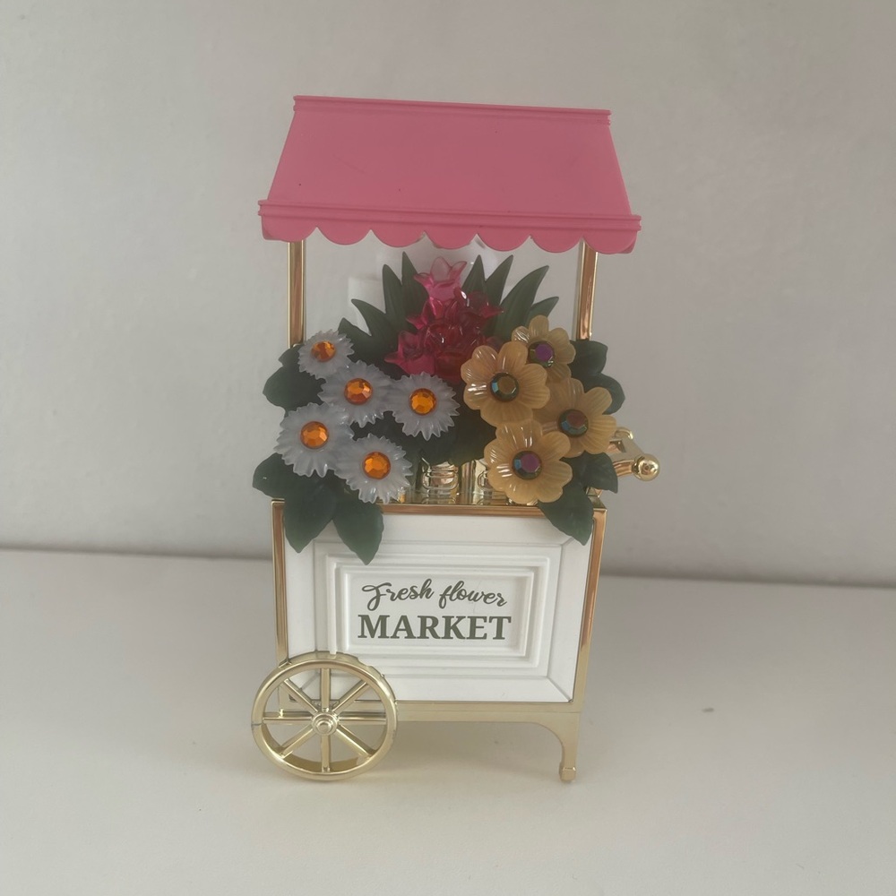 Floral Market Cart Brooch with Pink Roof